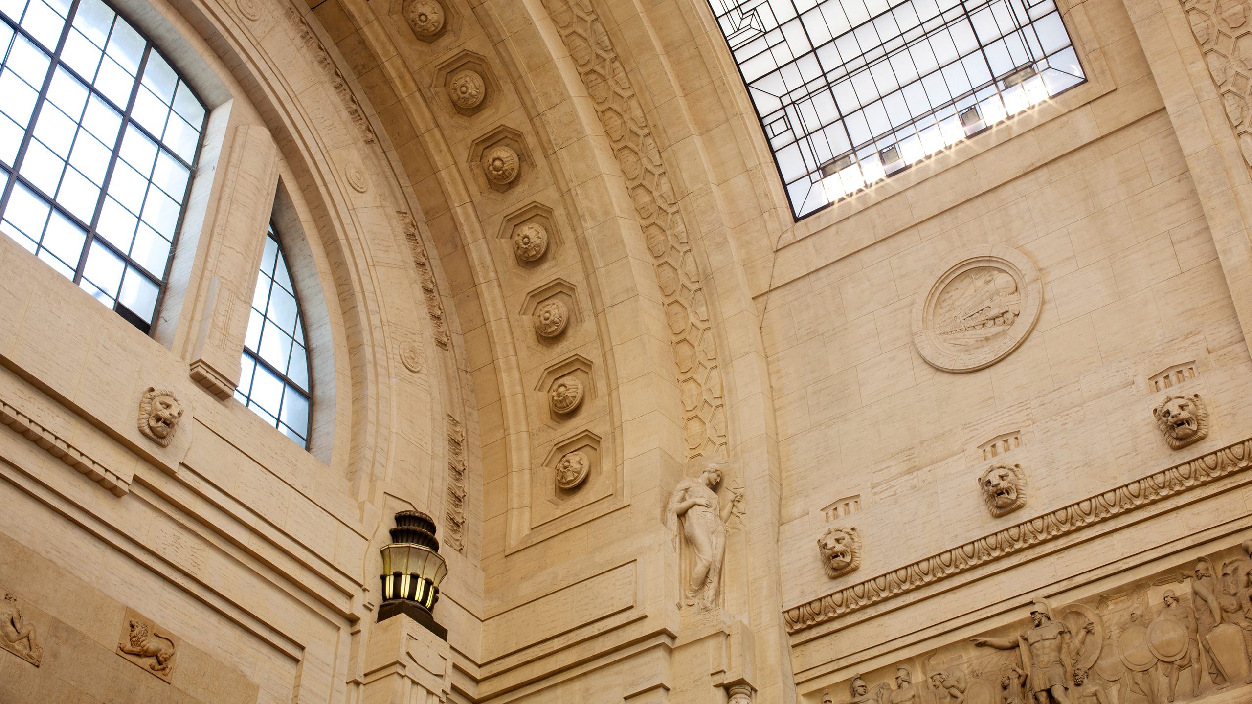 Bahnhof in Mailand Fassadenarbeiten