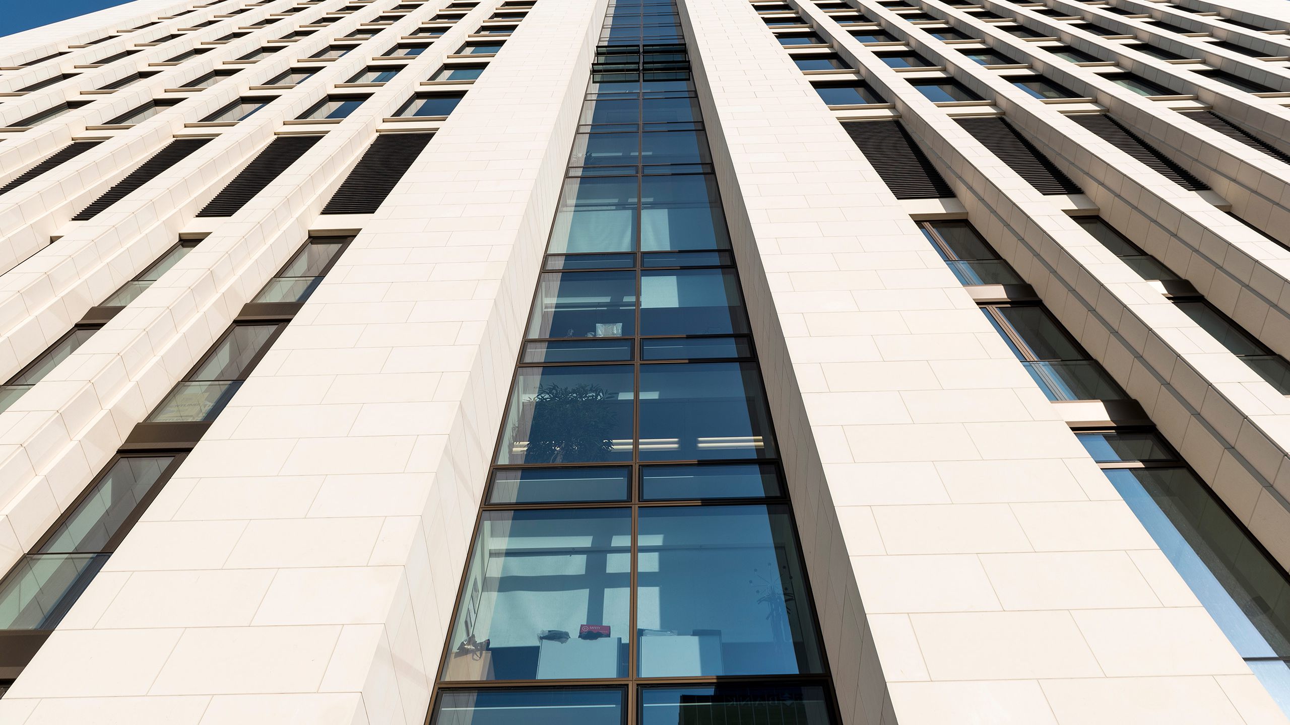 Opernturm Frankfurt Naturstein Sanierung